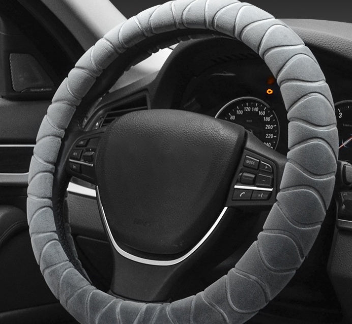 Plush Car Steering Wheel Cover – Cozy Comfort with Stylish Grip